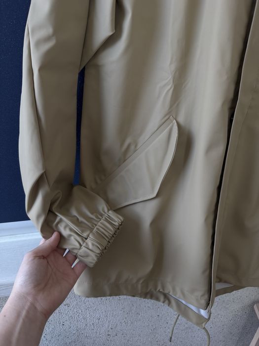 Дощовик Rains Fishtail Jacket бежевий М