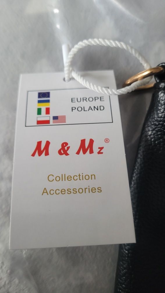 Torebka czarna złote dodatki