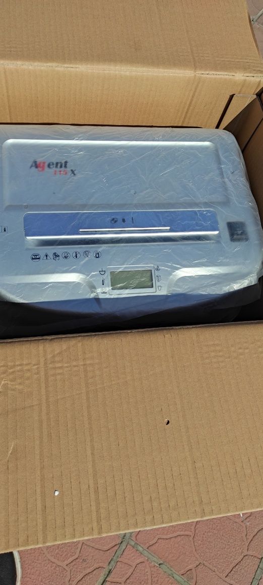 Уничтожите бумаги шредер agent 115x