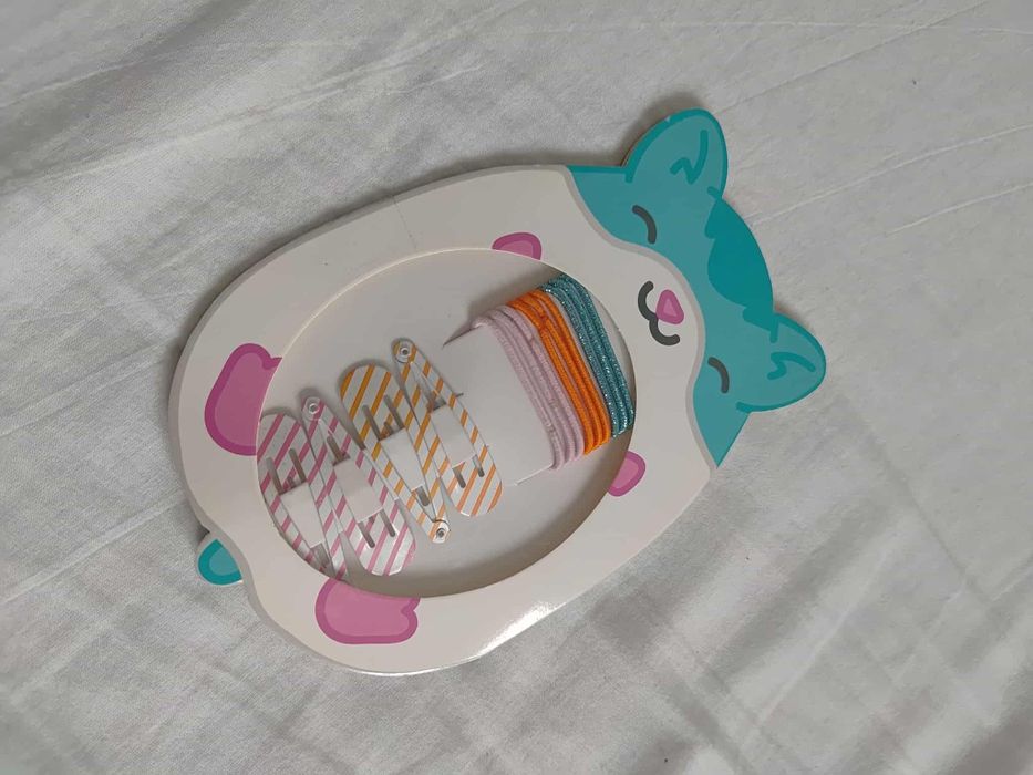 Zestaw akcesoriów do włosów - spinki, gumki