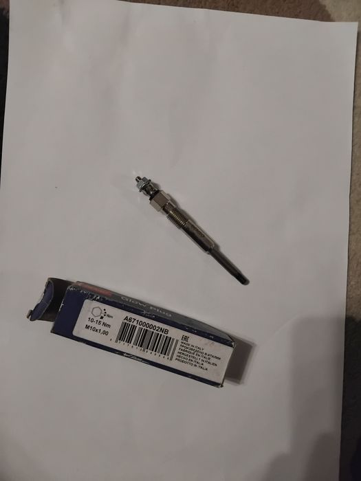 Продам дві свічки розжарювання  Denso DG003,Пежо партнер 1.9 д