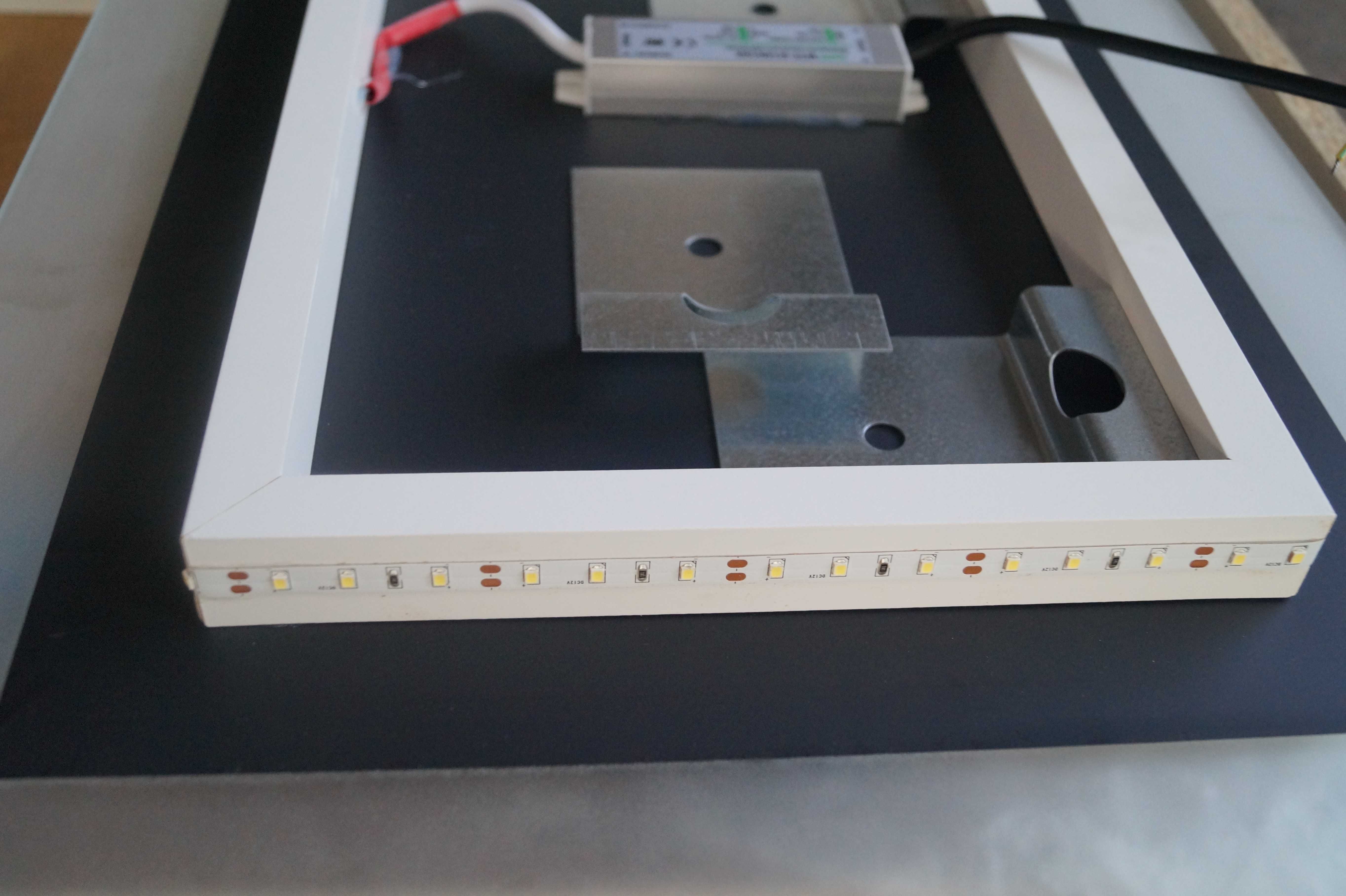 Lustro z oświetleniem led do łazienki 400 x 500 cm