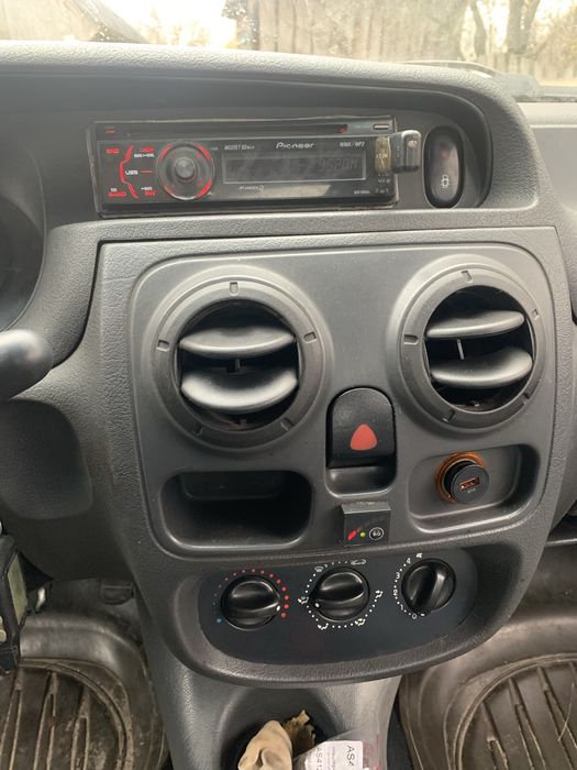 Dacia Solenza 2003, 1.4 газ/бензин