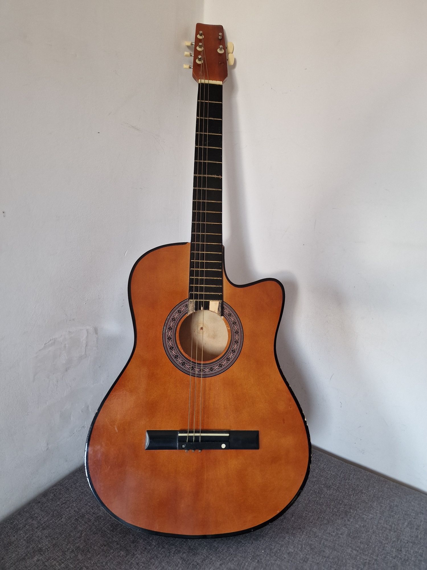 Gitara klasyczna do naprawy/regeneracji