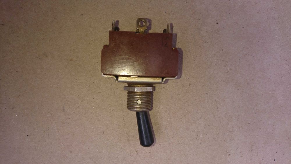 Тумблер перемикач новий три позиції