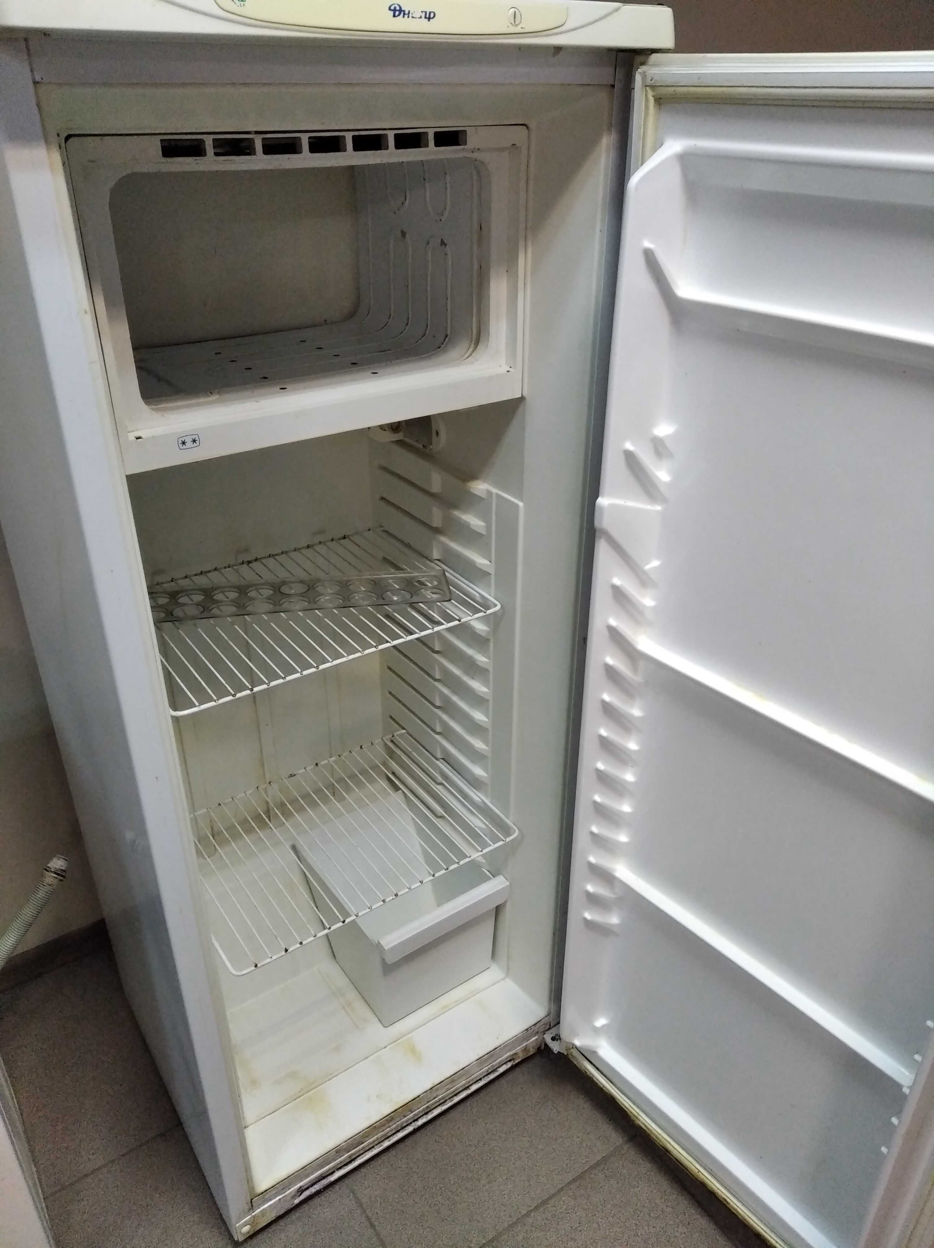 Холодильник для дачи ,рабочий