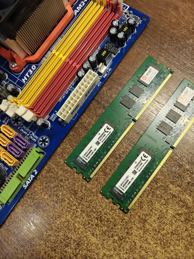 Комплект amd athlon II x3 440+ga-m720-us3+8gb ddr2