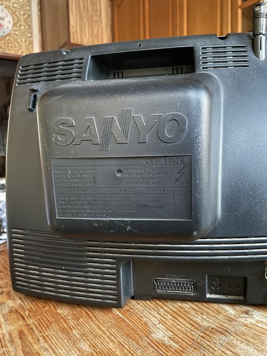 Televisao Sanyo a funcionar perfeitamente