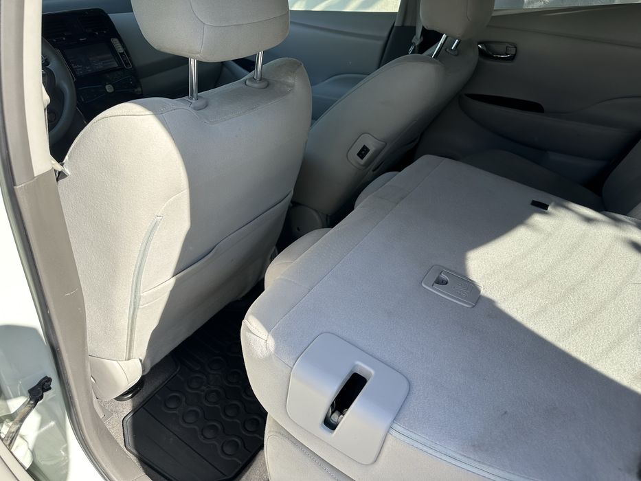 Продам Nissan Leaf