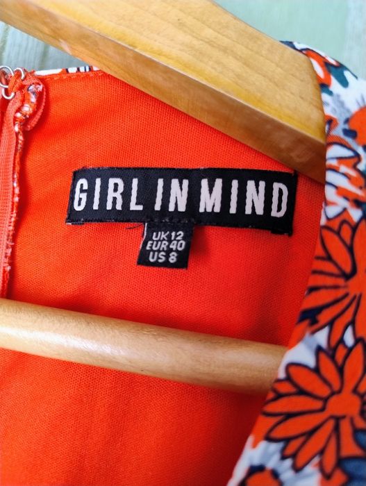 Сукня , плаття  .