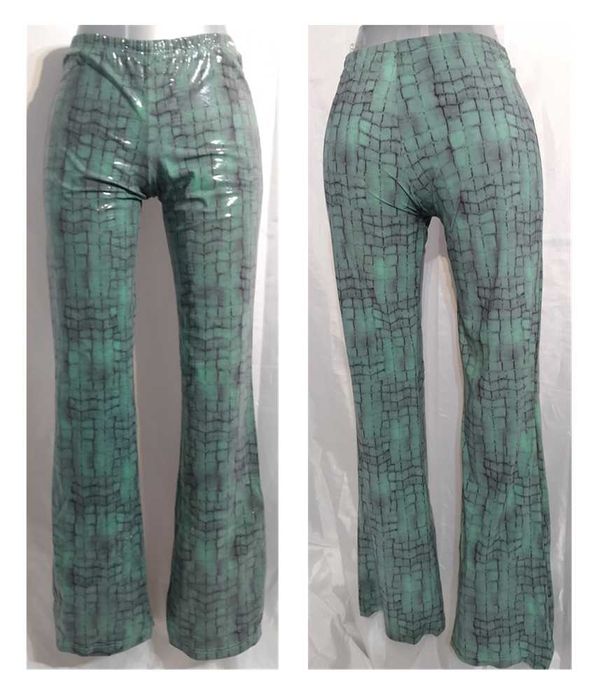 Off Limits Calça em pele sintética verde tam 40