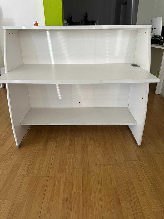 Balcão de Recepção Como Novo