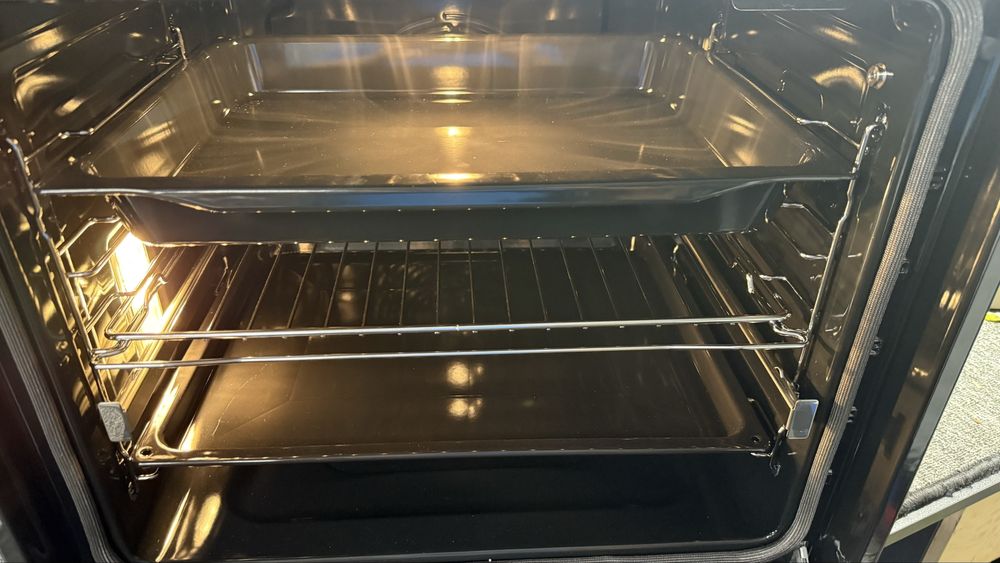 Piekarnik parowy BSA6634PBG8 Hisense Nowy