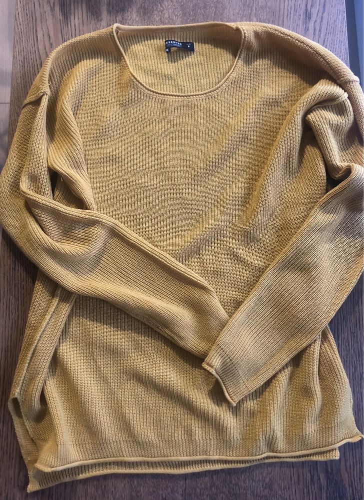 Sweter w kolorze musztardowym, rozmiar M