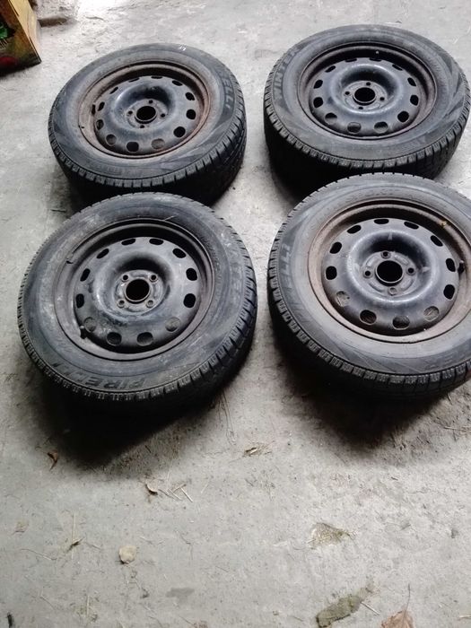 Felgi z oponami zimowymi Ford Focus