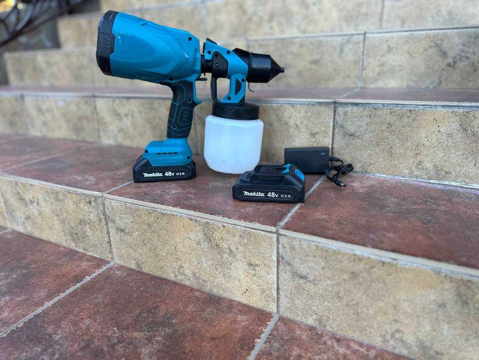 Аккумуляторный краскопульт Makita 48v 2 аккумулятора. Фарбопульт