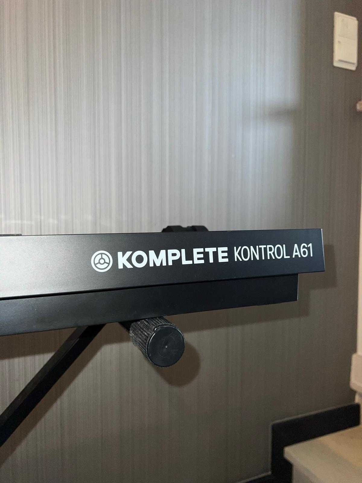 Teclado Komplete Kontrol A61