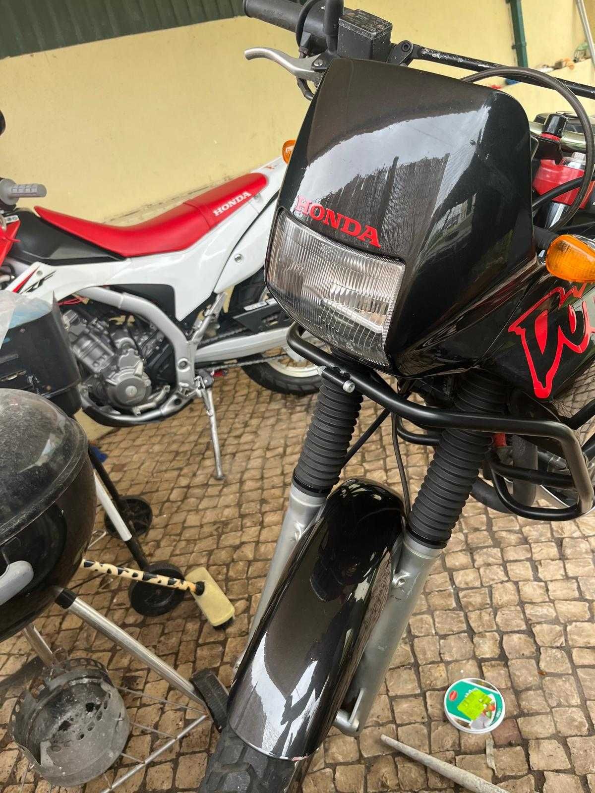 Honda NX250 dominator