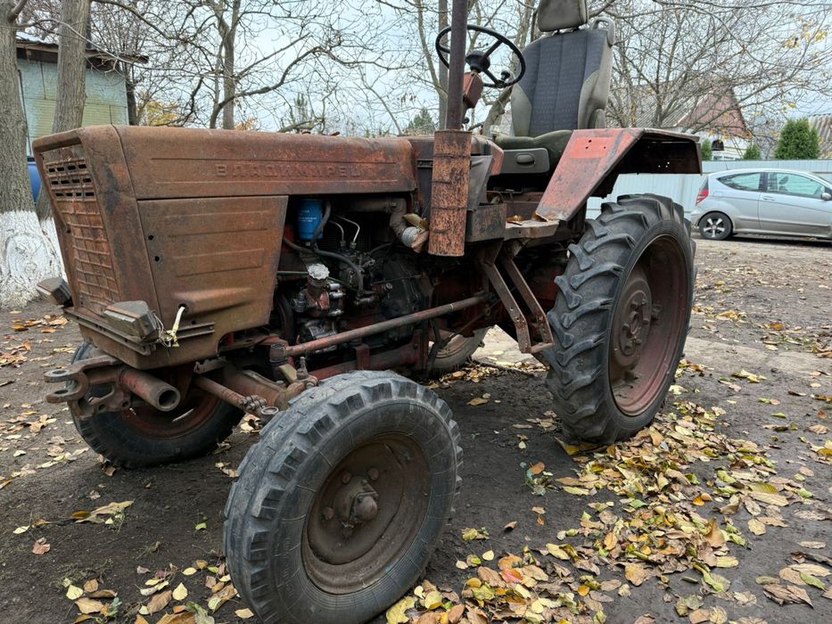 Трактор.      т-25