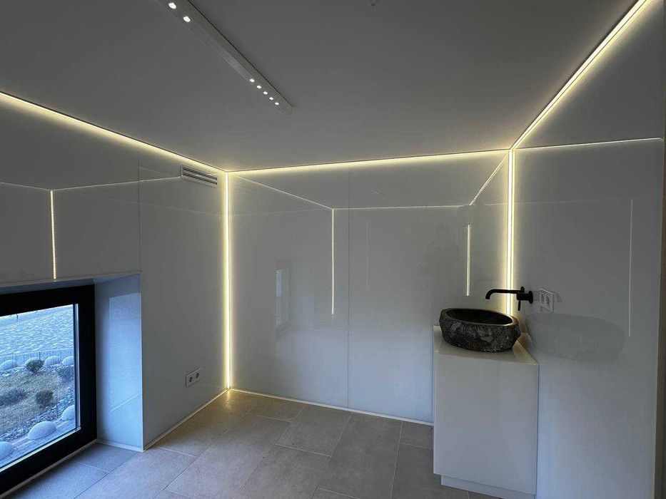 Продаж комерційного приміщення з дизайнерським ремонтом ЖК “Зарічний”!