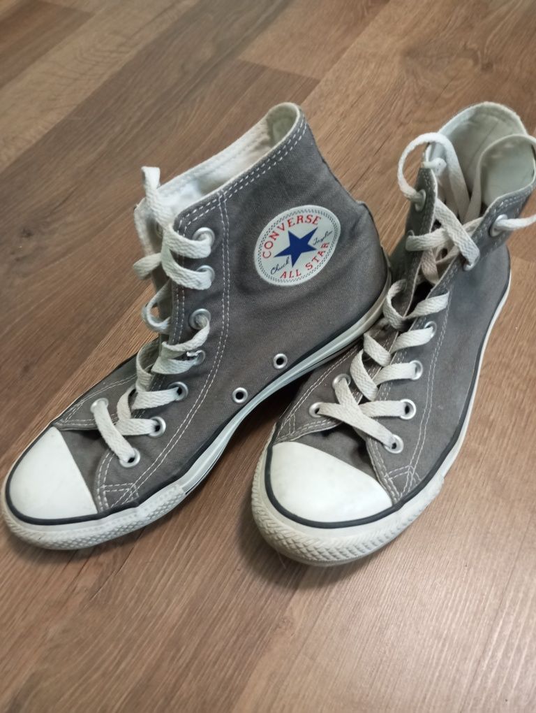 Продам кеди Converse.