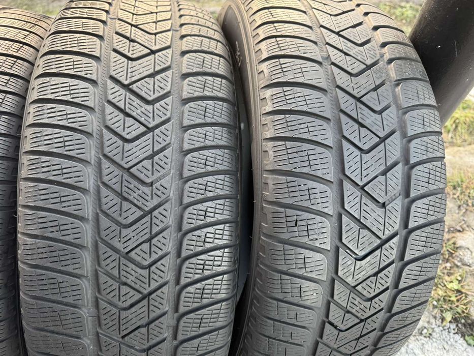 Зимові шини PIRELLI 235/60 R18