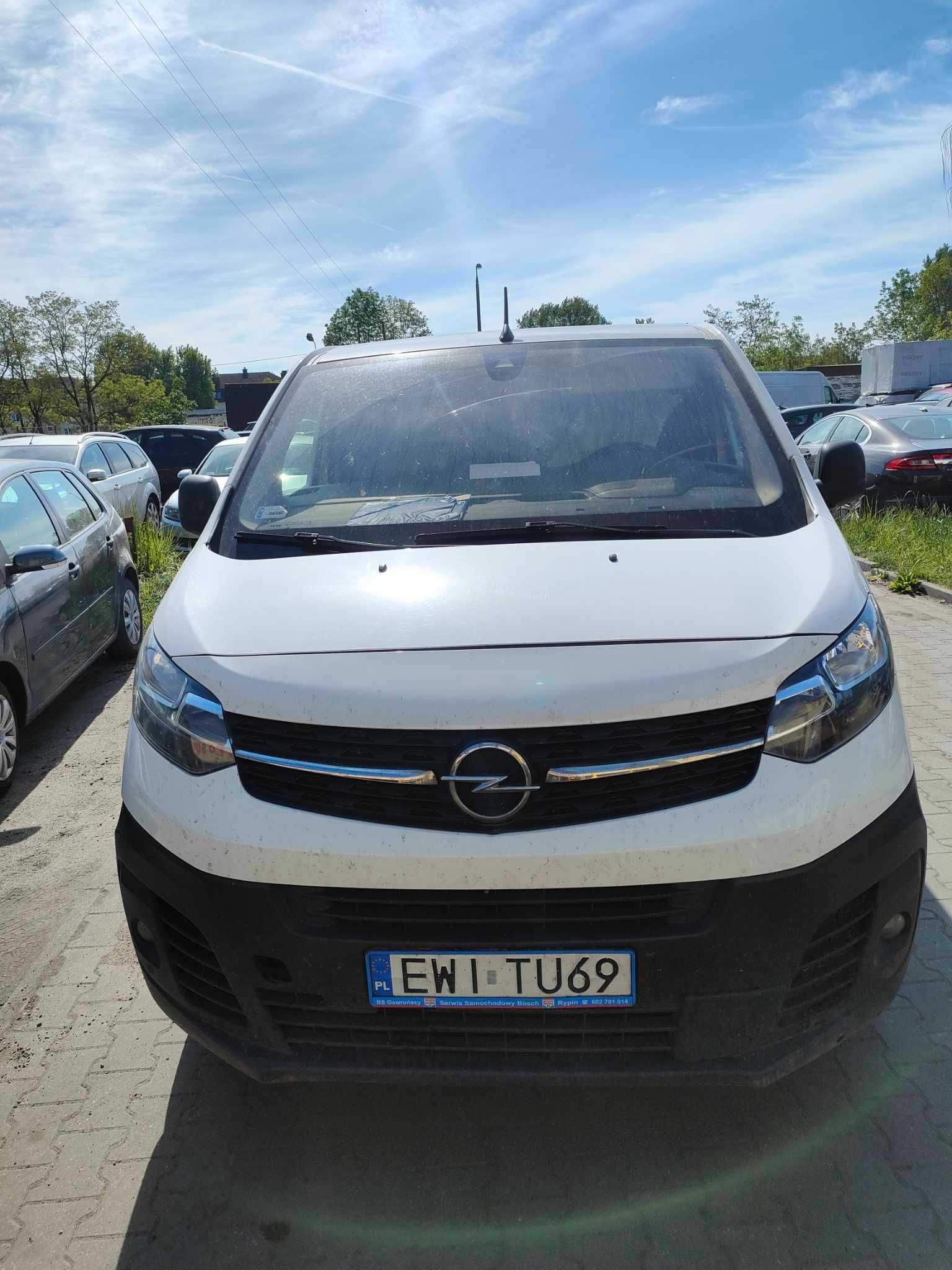 Opel Vivaro uszkodzony 2019