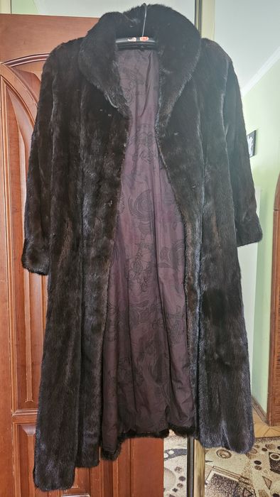 Шуба норкова, колір шоколадна норка 52-54 (4XL)  розмір. Б/У
