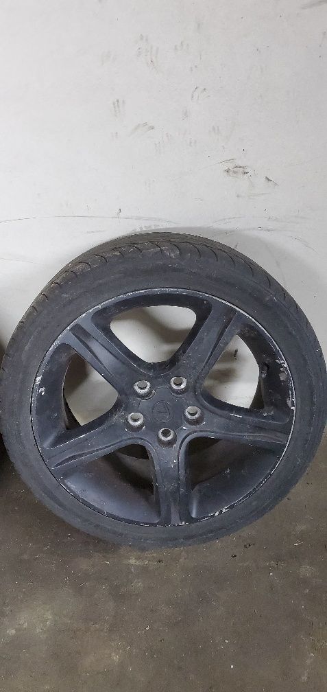 Kola felgi aluminiowe z oponami 215/45/17 lexus is200
