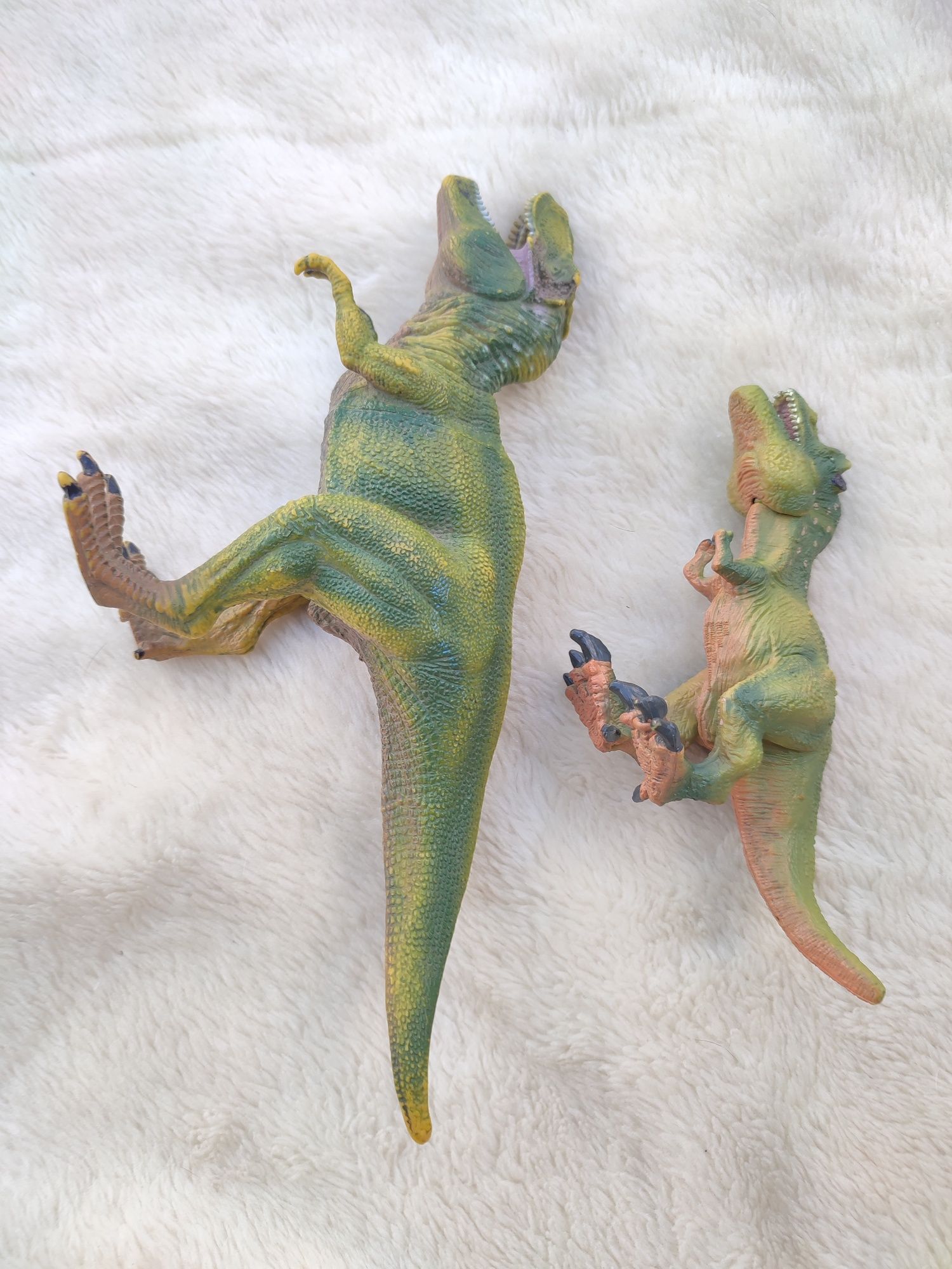 Figurki dinozaurów tirexy