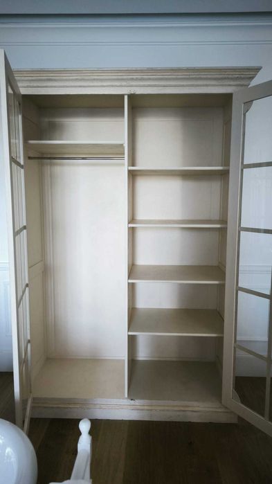 Armário efeito antigo em estado perfeito