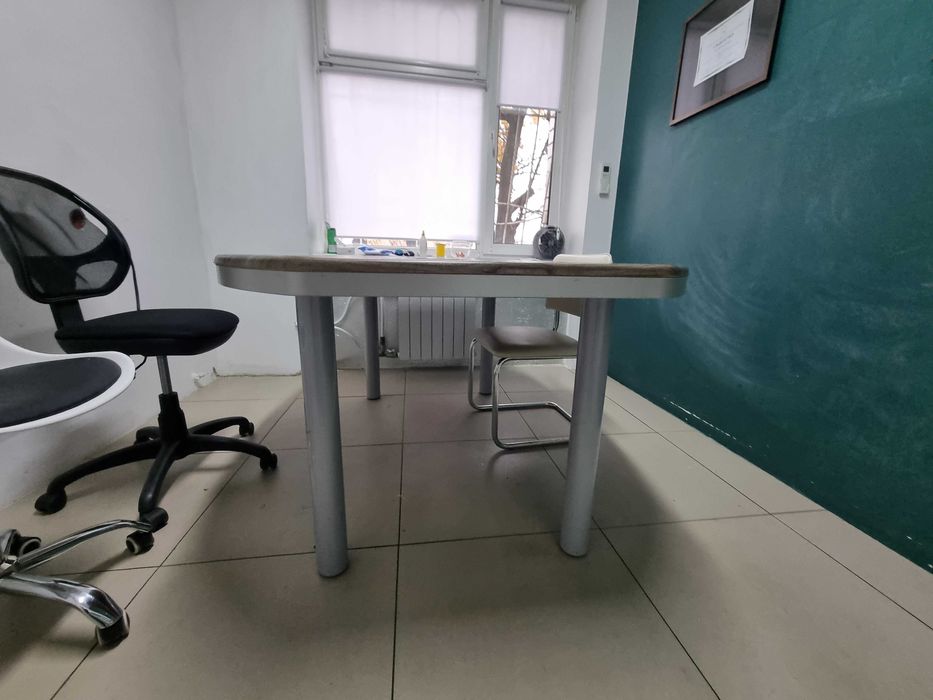 Стіл для офісних або складських потреб