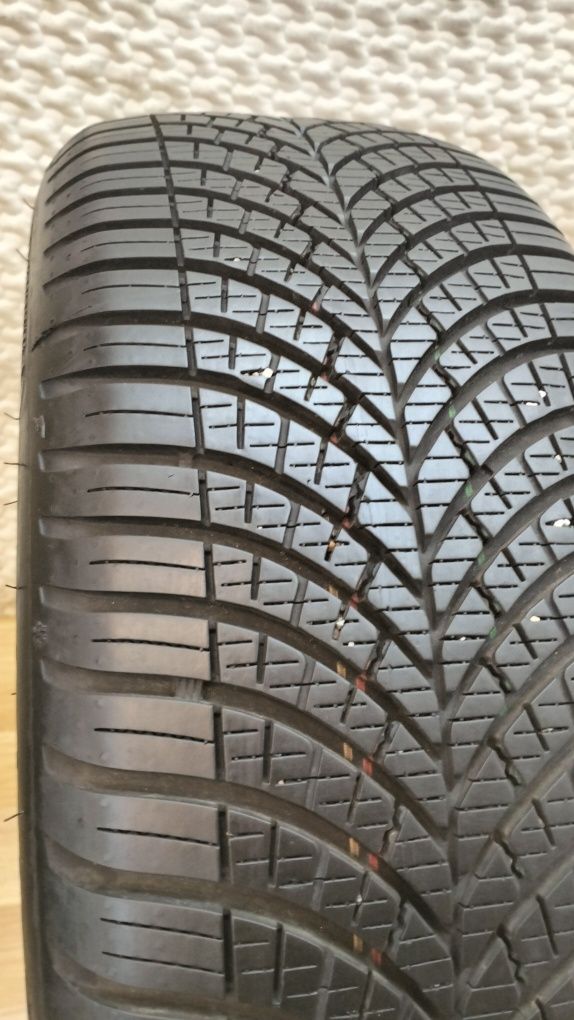 205/50/17 Goodyear Vector 4 seasons