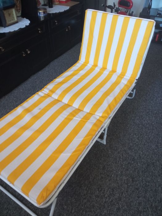 Łóżko polowe,turystyczne z materacem , używane