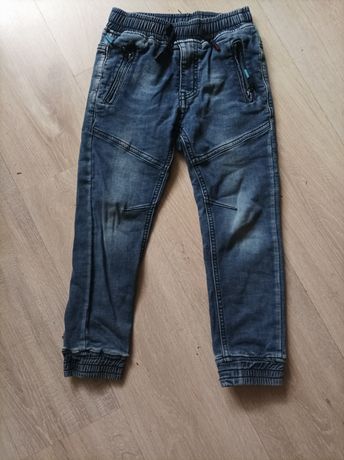 Spodnie jeans dla chłopca 122