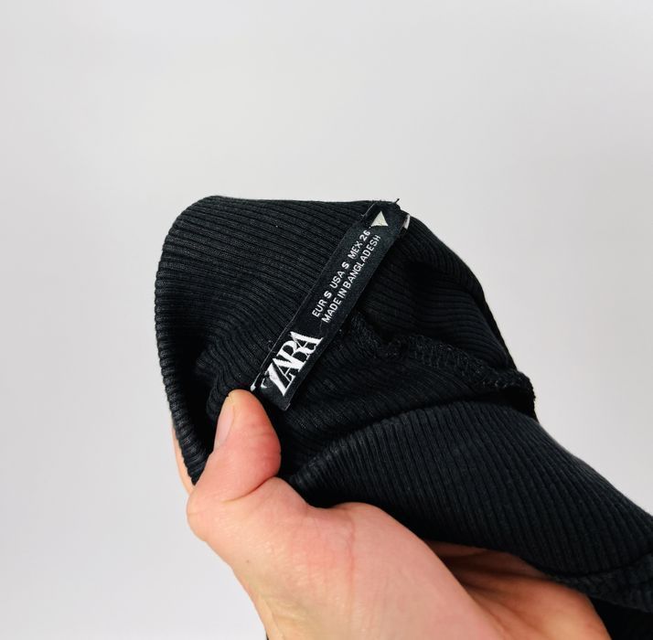 Czarne krótkie szorty prążkowane S 36 ZARA