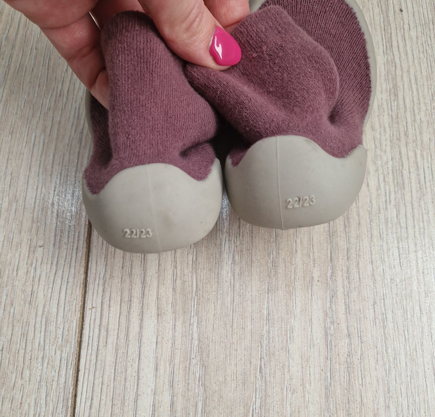 Kapcie typu atipas 22/23