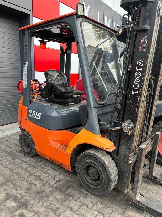 Газовий вилковий навантажувач Toyota | 1.5 т | Висота підйому 4.7 м