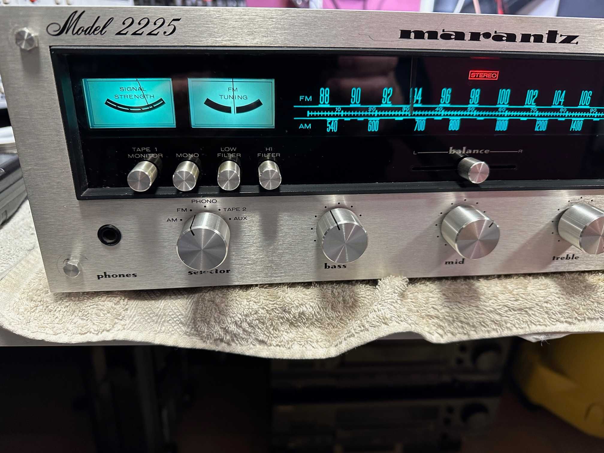 Amplituner Marantz 2225