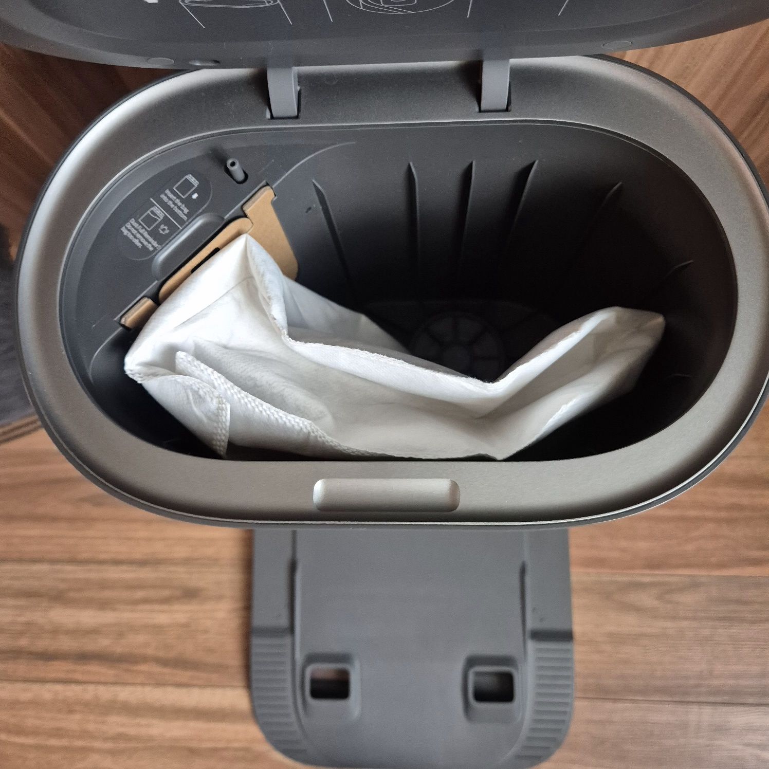Robot sprzątający Dreamebot jak nowy