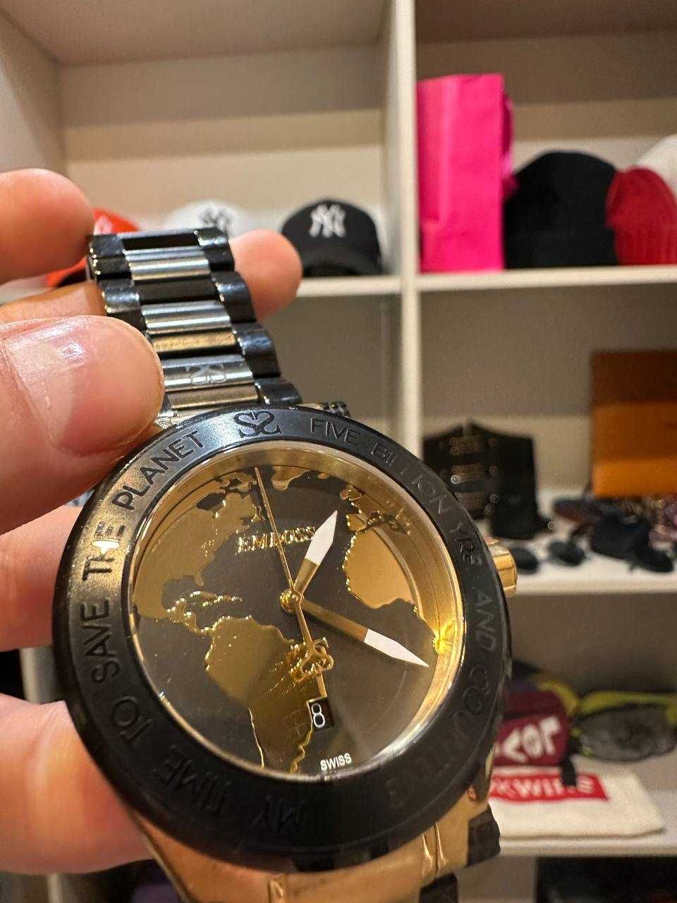 Продаю вишуканий годинник від бренду EMBOSS!