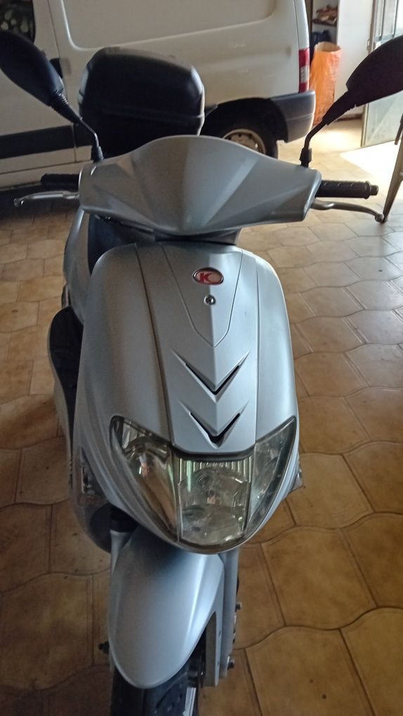 Scooter Kimco vitality .50cc. 2tempos.2004 .com documentos.