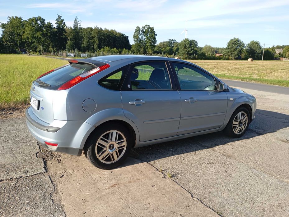 Ford Focus 2  1,6benzyna Ghia