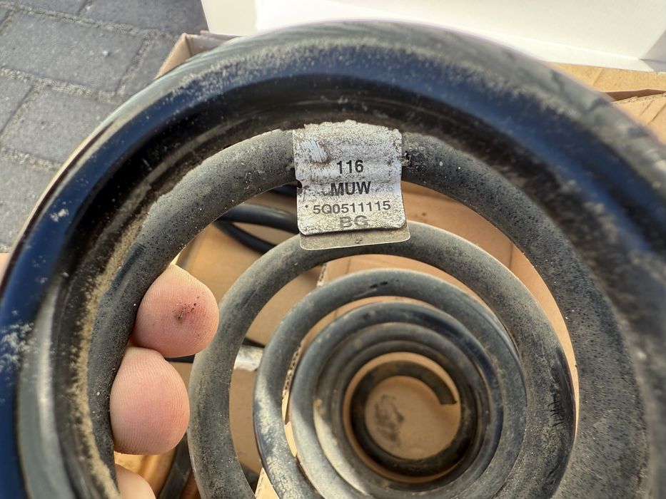 Sprzedam sprężyny od golfa 7,5 2019 variant