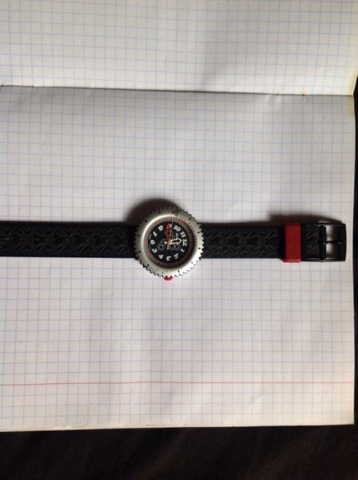 Оригинальные Швейцарские брендовые часы Flik-Flok в идеальном состояни