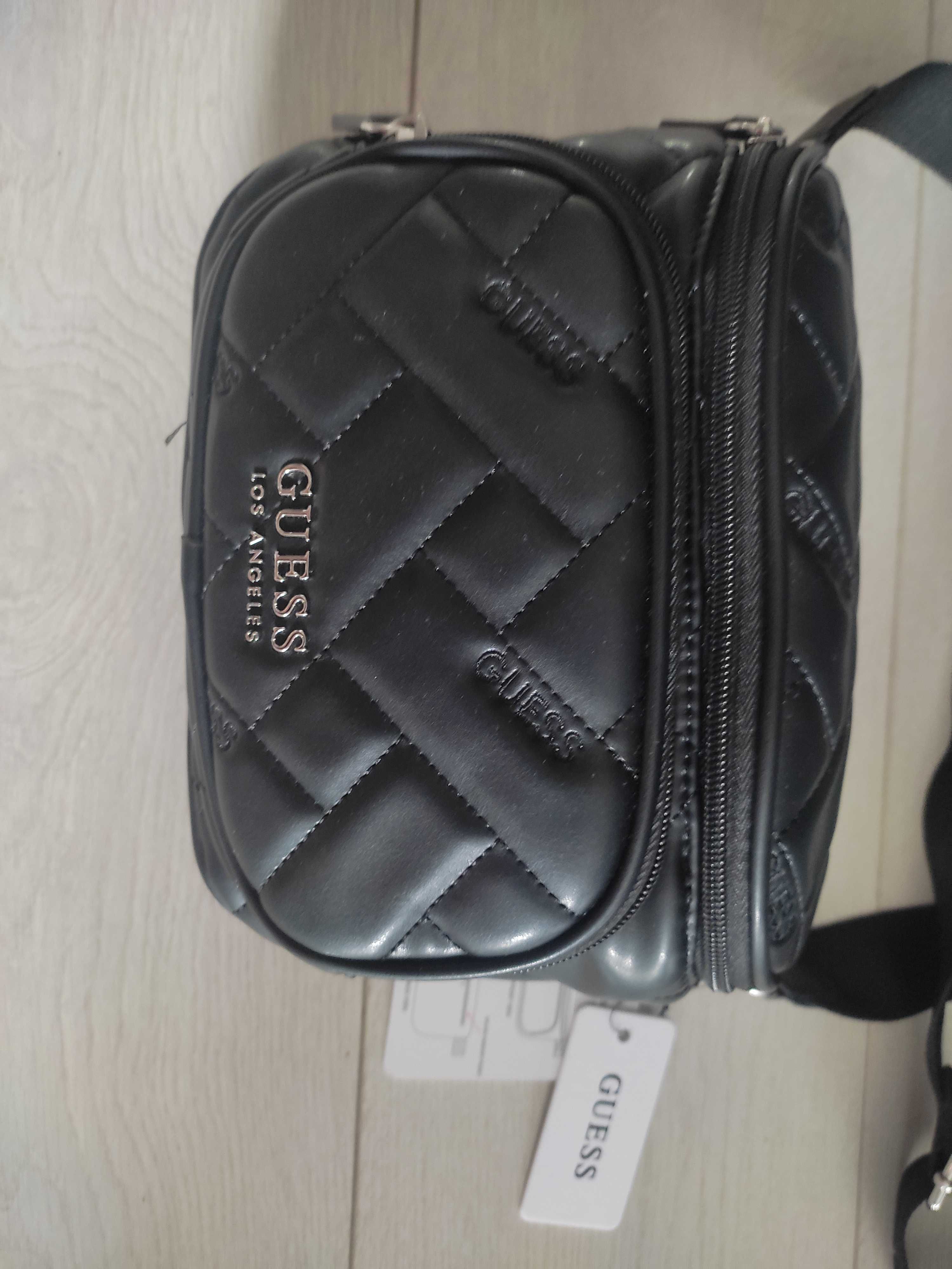Guess torebka-nerka z nowej kolekcji