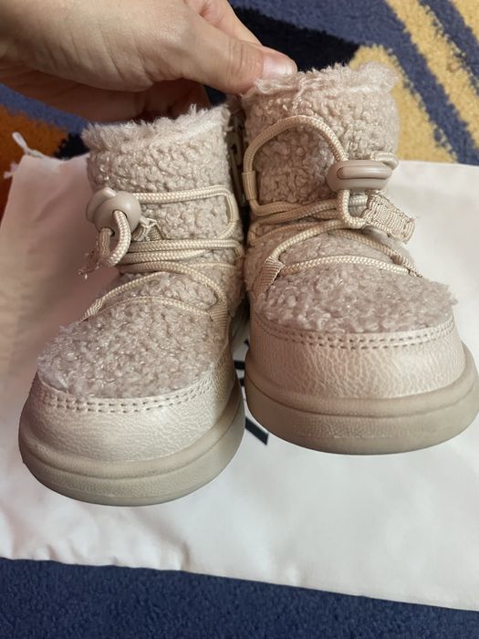 Продам зимові черевики фірми Н&М