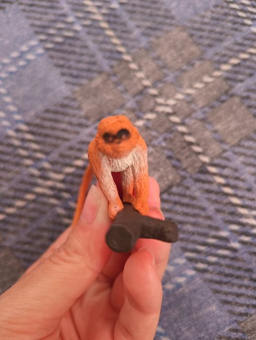 Figurka małpki mini