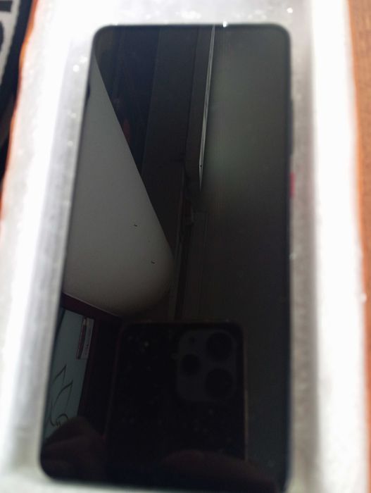 Ecrã+ estrutura de telemóvel