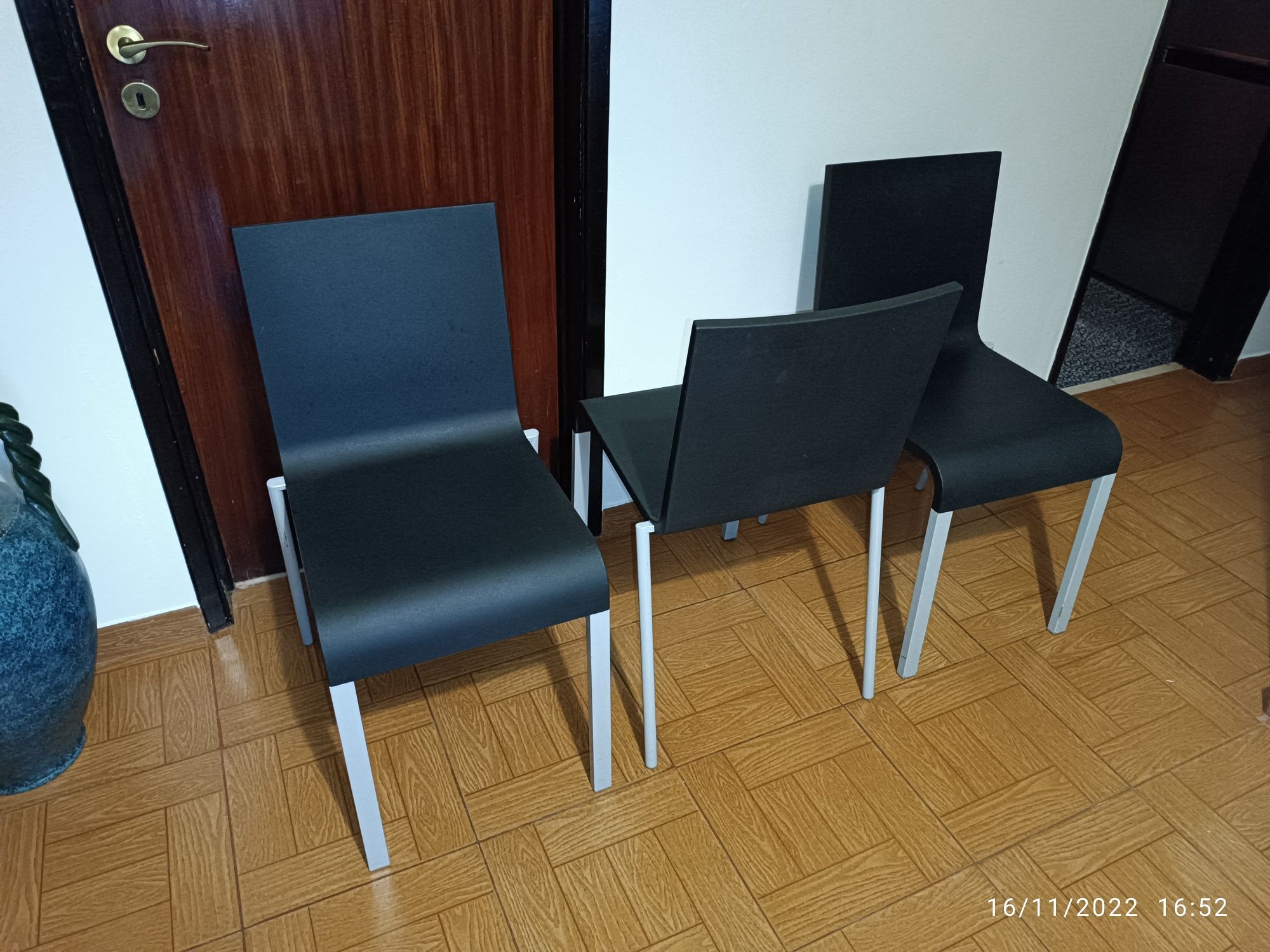3 Cadeiras Vitra .03 Design Maarten Van Severen